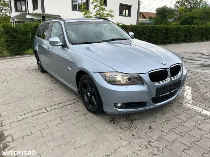 BMW Seria 3 E90/E91/E92/E93 [2005 - 2013] 318d DPF Aut.
