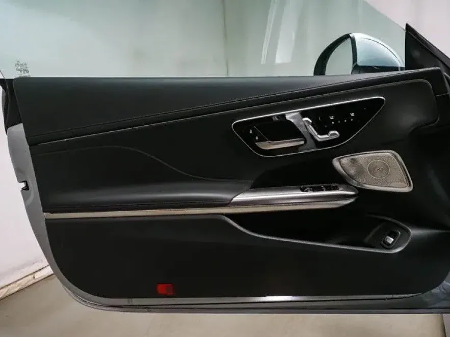 Mercedes-Benz CLE 300 — imagine 8