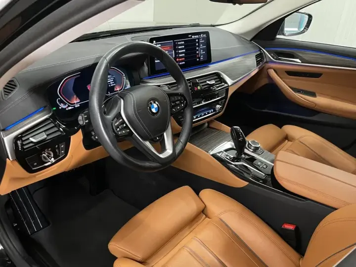BMW Seria 5 G30/G31 520i Aut. Luxury Line