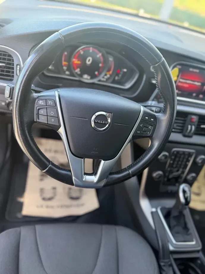 Volvo V40 II — imagine 9