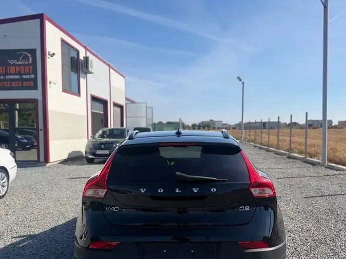 Volvo V40 II