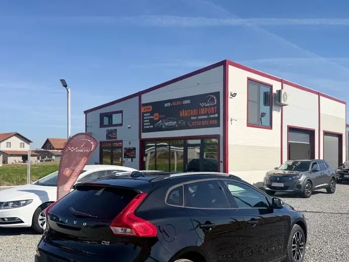 Volvo V40 II
