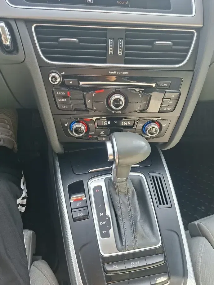 Audi A4 Limuzina B8 2.0 TDI Multitronic — imagine 4