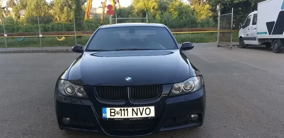 BMW Seria 3 E90/E91/E92/E93 330xi Aut. — imagine 2
