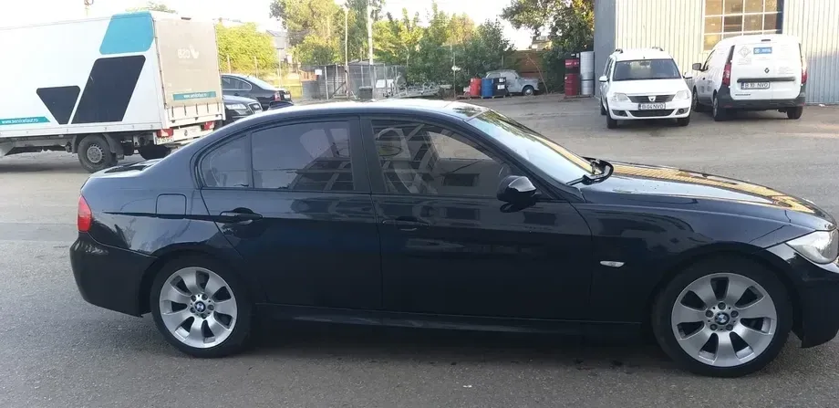BMW Seria 3 E90/E91/E92/E93 330xi Aut. — imagine 3