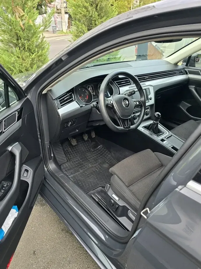 Volkswagen Passat — imagine 10