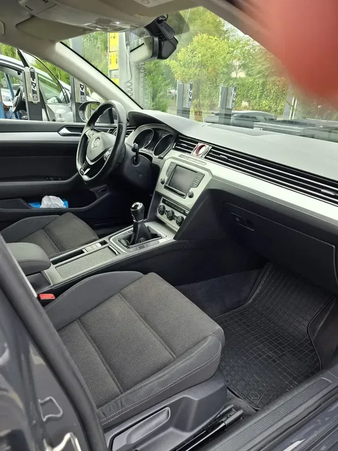 Volkswagen Passat — imagine 9