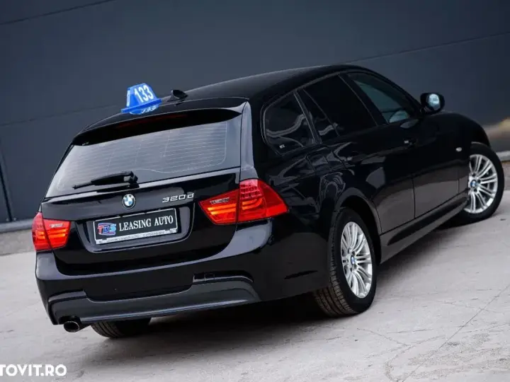 BMW Seria 3 E90/E91/E92/E93 [2005 - 2013] 320d Touring xDrive Sport-Aut.