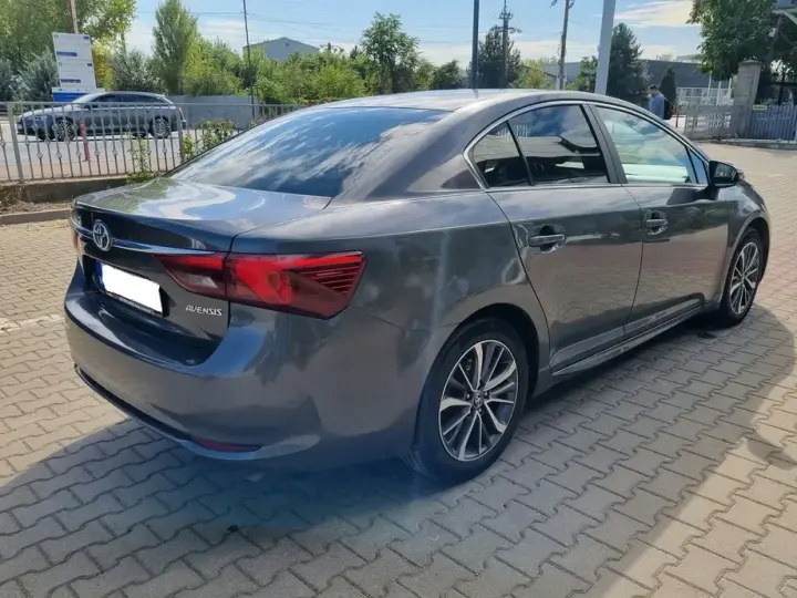 Toyota Avensis III