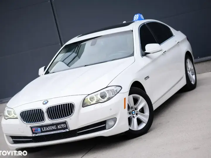 BMW Seria 5 F10/F11/F07 [2010 - 2017] 528i Aut.