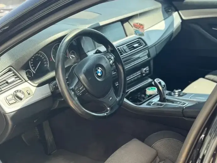 BMW Seria 5 F10/F11/F07 520d Aut.