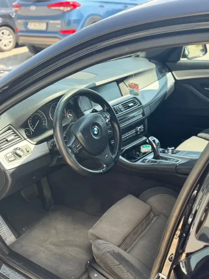 BMW Seria 5 F10/F11/F07 520d Aut. — imagine 4