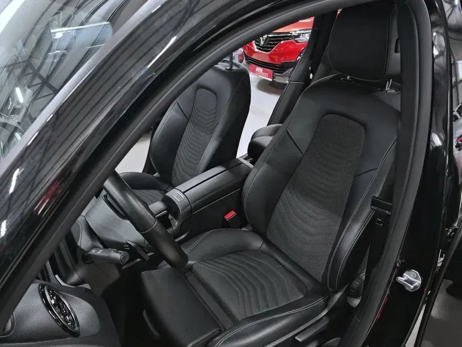 Mercedes-Benz GLB 180 7G-DCT — imagine 6