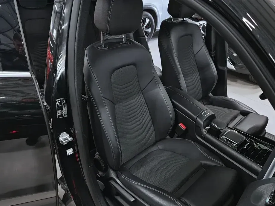 Mercedes-Benz GLB 180 7G-DCT — imagine 7