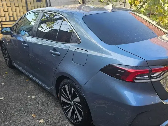 Toyota Corolla 1.8 HEV Business