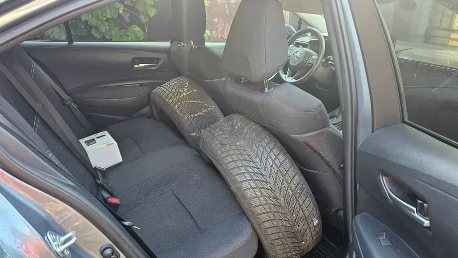 Toyota Corolla 1.8 HEV Business — imagine 7