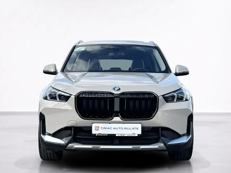 BMW X1 xDrive25e AT PHEV — imagine 8