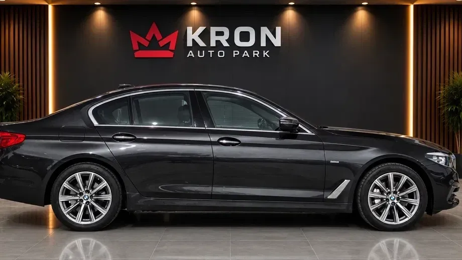 BMW Seria 5 530i xDrive Aut. Luxury Line — imagine 3