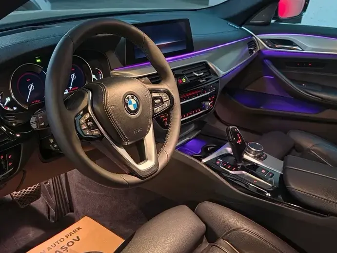 BMW Seria 5 530i xDrive Aut. Luxury Line