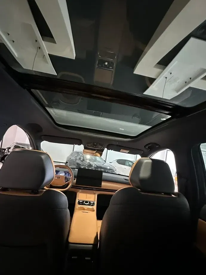 Geely Starray EM-i 1.5 1DHT PHEV Max — imagine 9