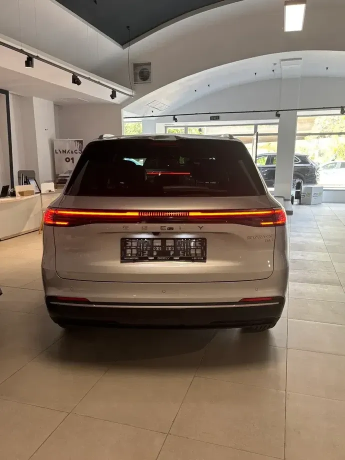 Geely Starray EM-i 1.5 1DHT PHEV Max — imagine 4