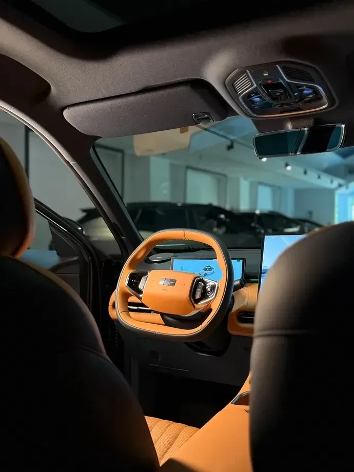 Geely Starray EM-i 1.5 1DHT PHEV Max — imagine 5