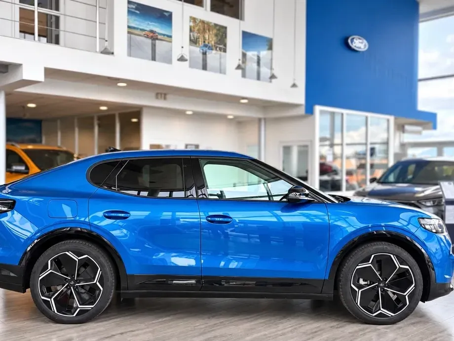 Ford Capri 79kWh AWD Premium — imagine 7