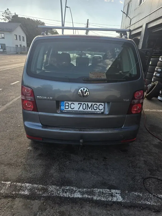 Volkswagen Touran — imagine 4