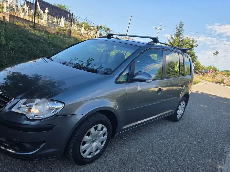 Volkswagen Touran — imagine 7