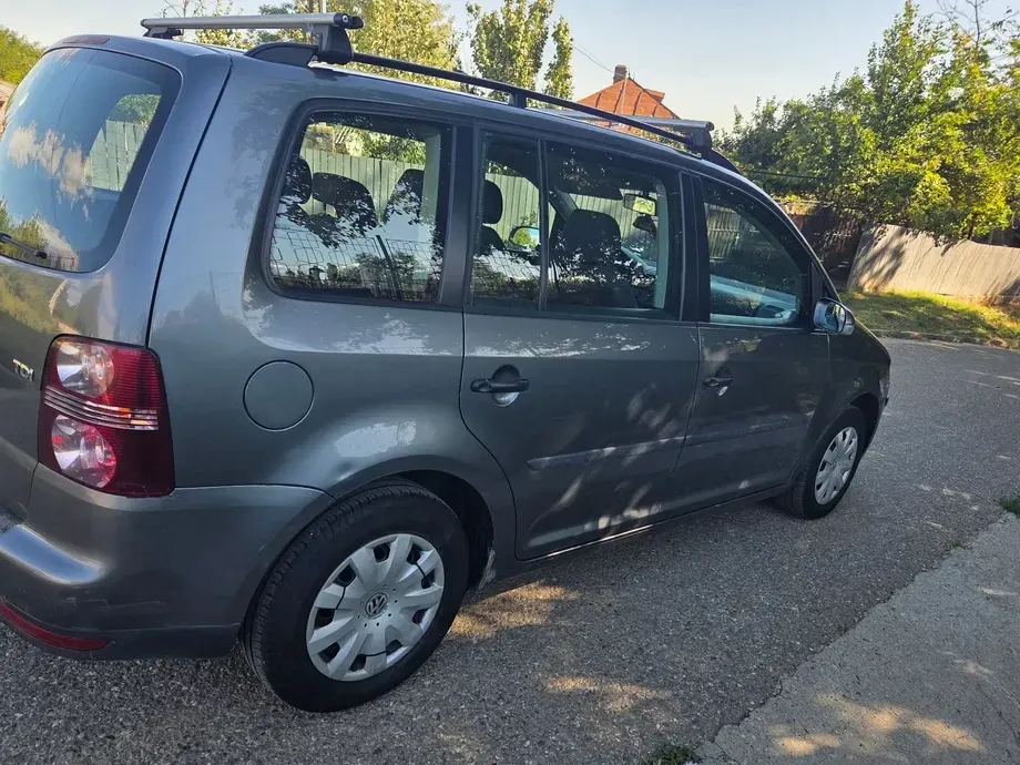 Volkswagen Touran — imagine 9