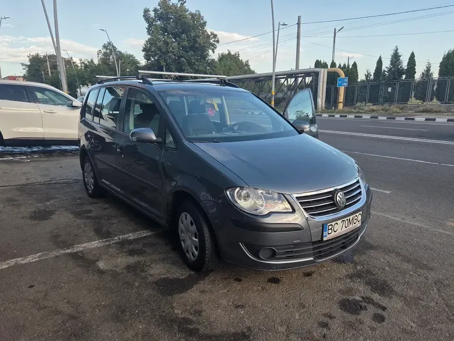 Volkswagen Touran — imagine 3