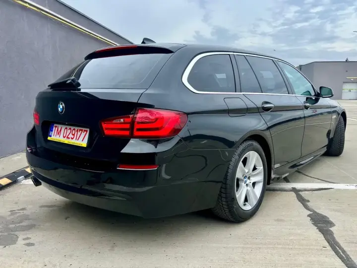 BMW Seria 5 F10/F11/F07 [2010 - 2017] 520d xDrive Aut. Luxury Line