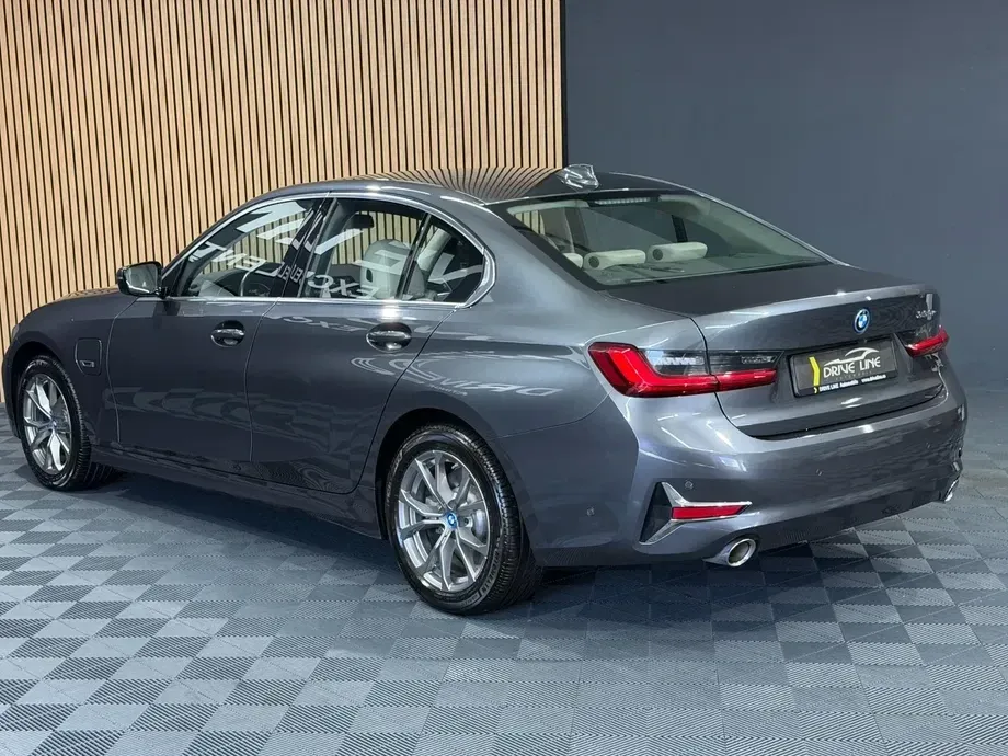 BMW Seria 3 330e Aut. Luxury Line — imagine 6