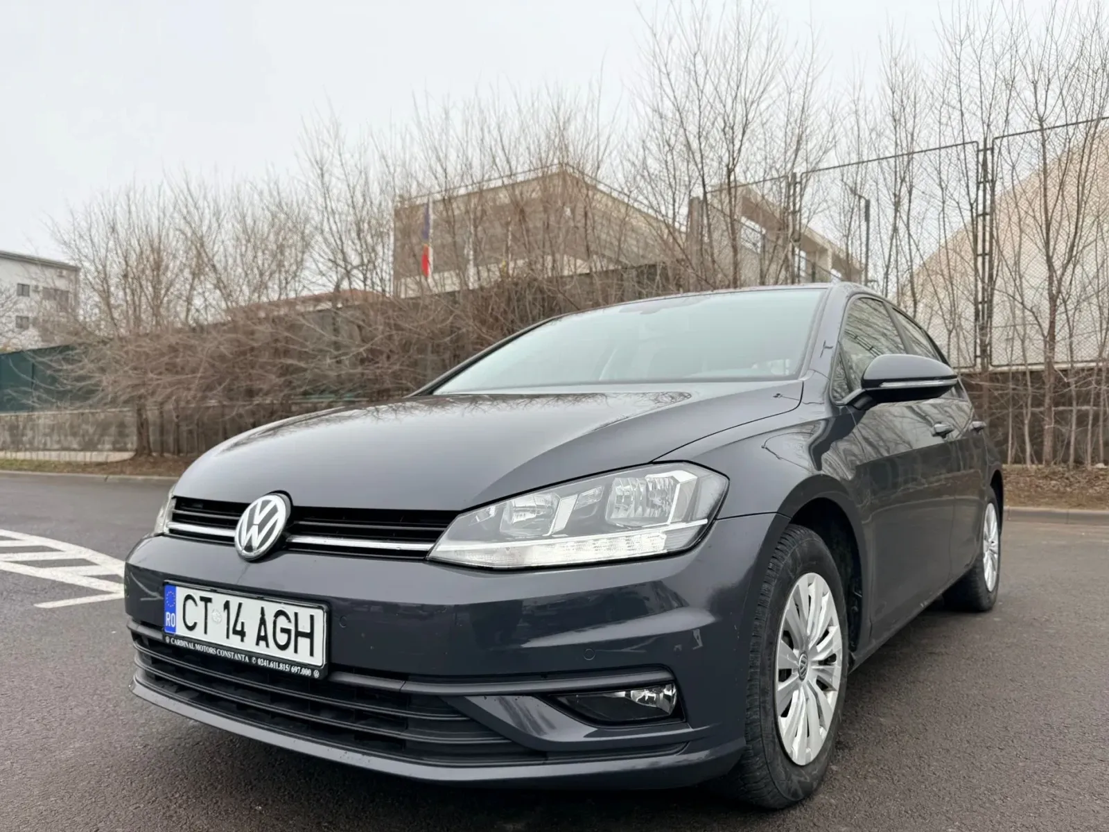 Volkswagen Golf — imagine 10