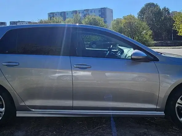 Volkswagen Golf VII