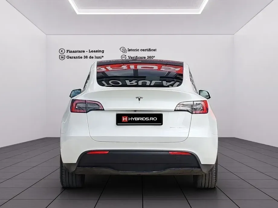 Tesla Model Y Long Range Dual Motor AWD — imagine 5