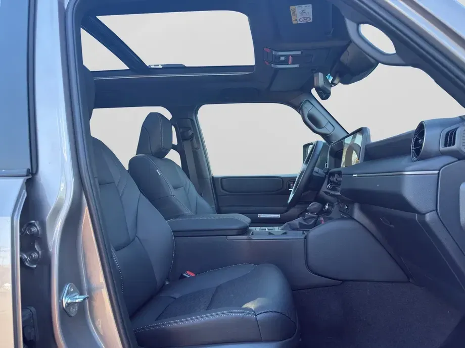 Toyota Land Cruiser 2.8l D-4D 204 CP A/T 7 locuri Luxury AVS — imagine 9