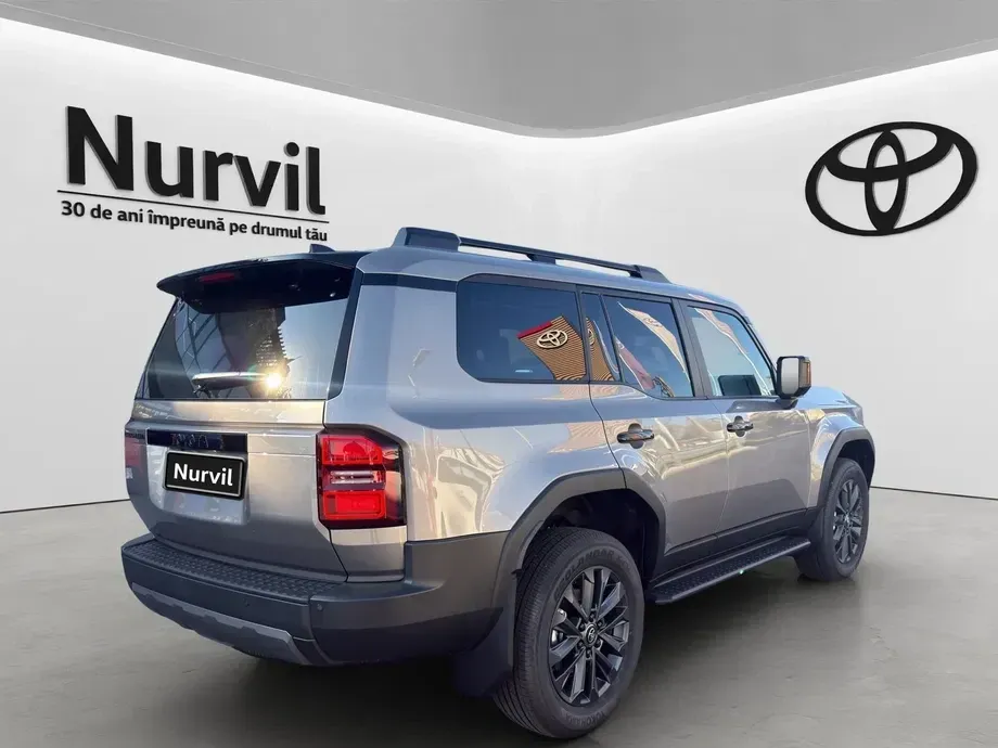 Toyota Land Cruiser 2.8l D-4D 204 CP A/T 7 locuri Luxury AVS — imagine 7