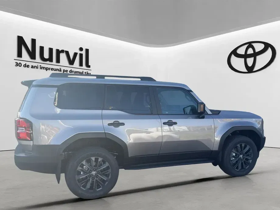 Toyota Land Cruiser 2.8l D-4D 204 CP A/T 7 locuri Luxury AVS — imagine 8