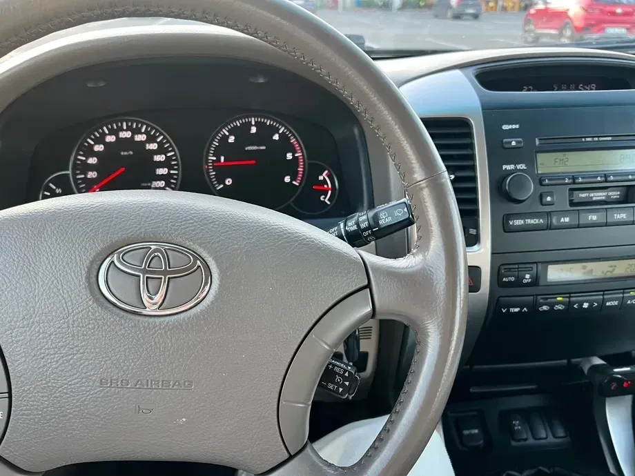 Toyota Land Cruiser 3.0 TD-4D Executive — imagine 9