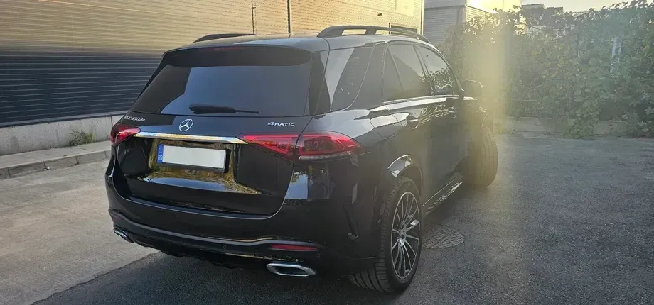Mercedes-Benz GLE 350 de 4MATIC 9G-TRONIC AMG Line Advanced Plus — imagine 4