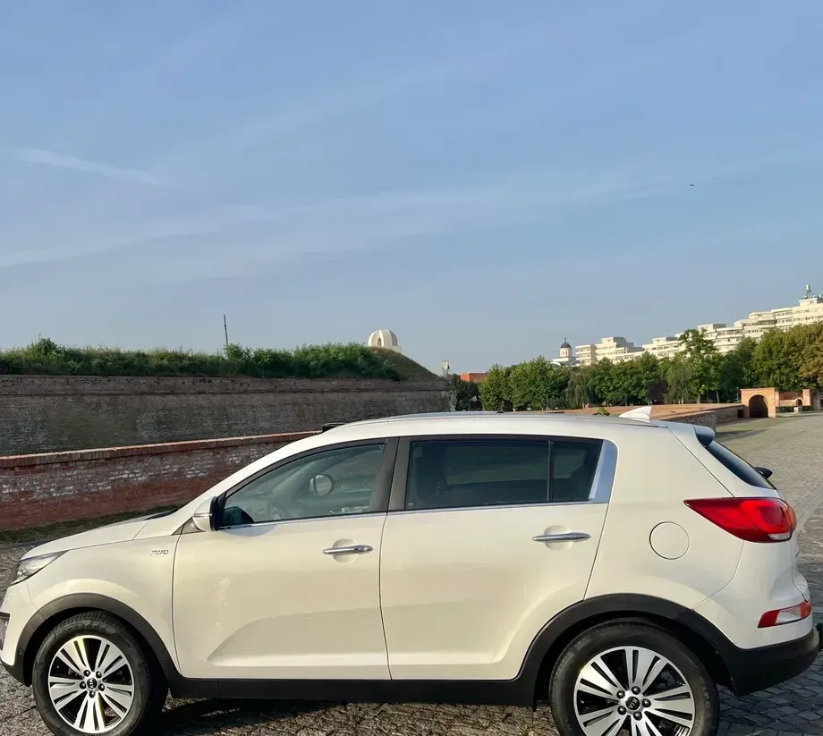 Kia Sportage III 2,0 CRDI AWD Aut. Platinum — imagine 10
