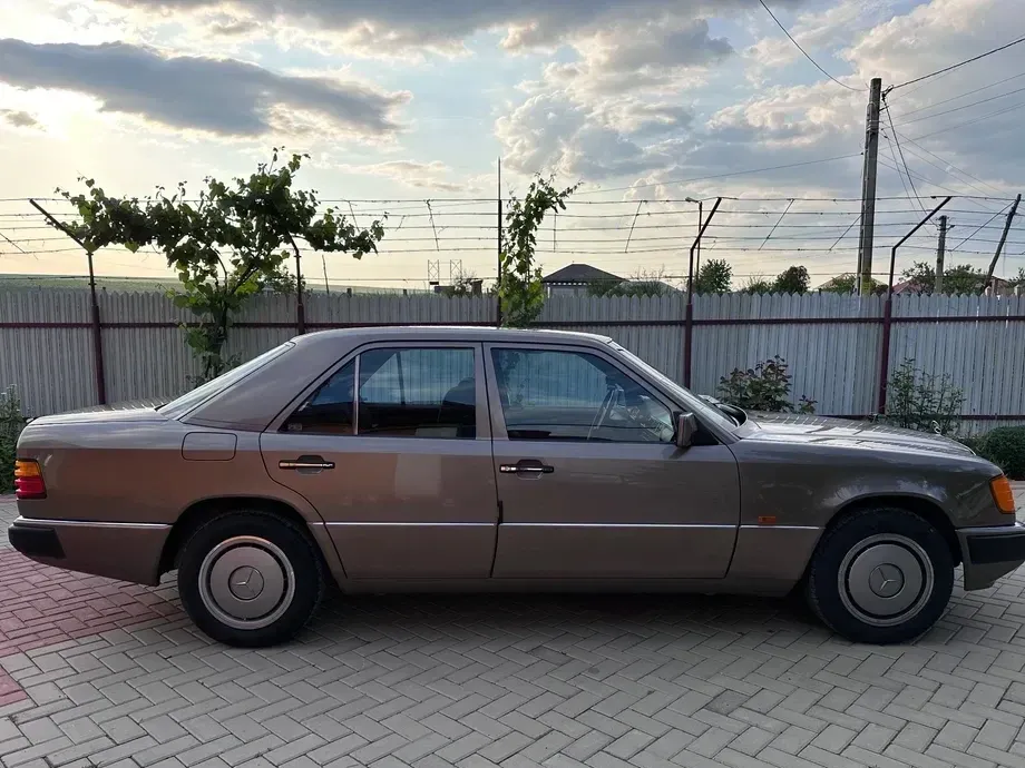 Mercedes-Benz E W124 — imagine 4