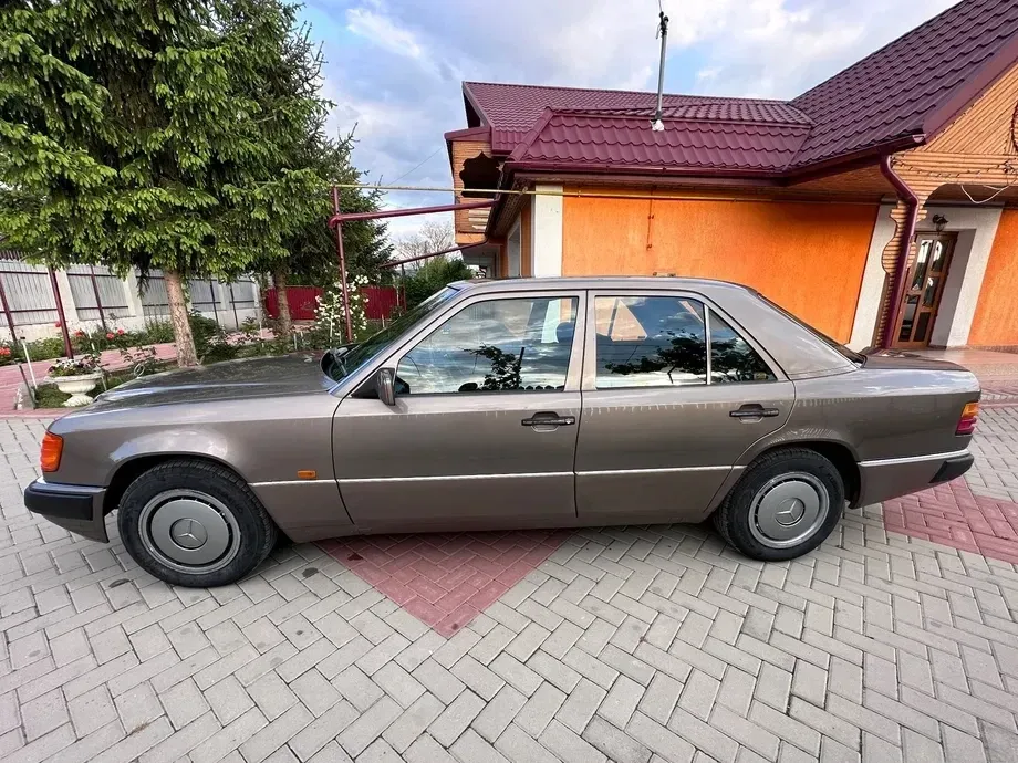 Mercedes-Benz E W124 — imagine 2