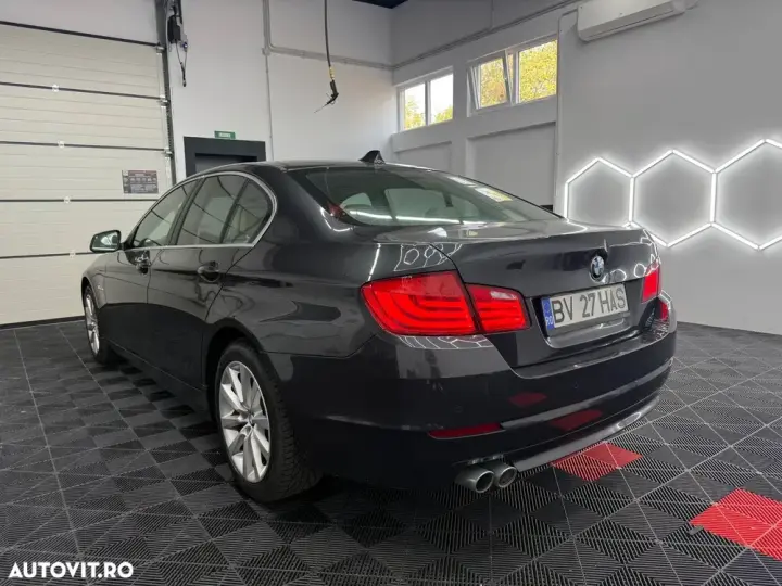 BMW Seria 5 F10/F11/F07 [2010 - 2017] 520d xDrive