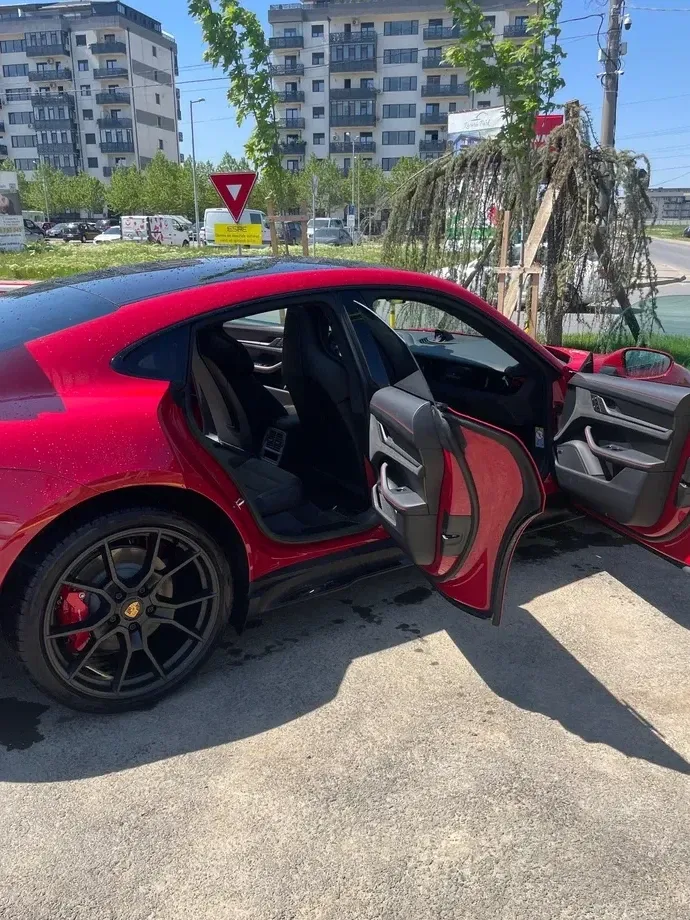 Porsche Taycan — imagine 10