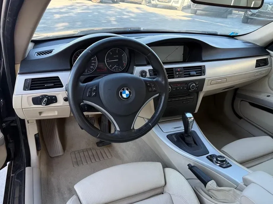 BMW Seria 3 E90/E91/E92/E93 320d Aut. — imagine 8