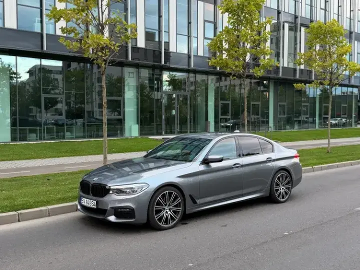 BMW Seria 5 G30/G31 [2017 - Prezent] 540d xDrive Aut. Sport Line