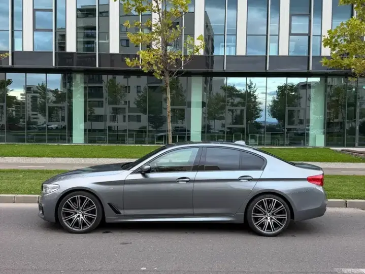 BMW Seria 5 G30/G31 [2017 - Prezent] 540d xDrive Aut. Sport Line