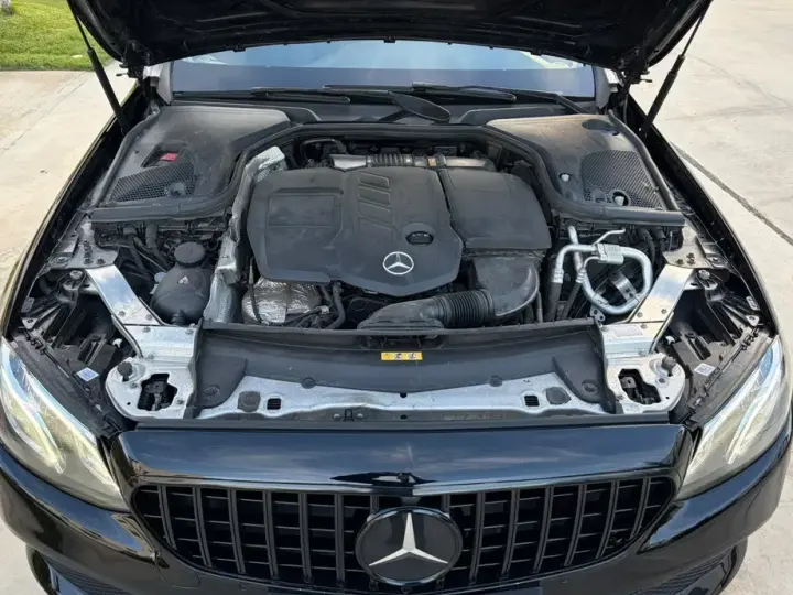 Mercedes-Benz E W213 220 d 4MATIC Aut.